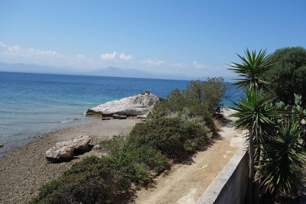 Willa House By The Sea At Skaloma, Loutraki Jezioro Vouliagmeni Zewnętrze zdjęcie