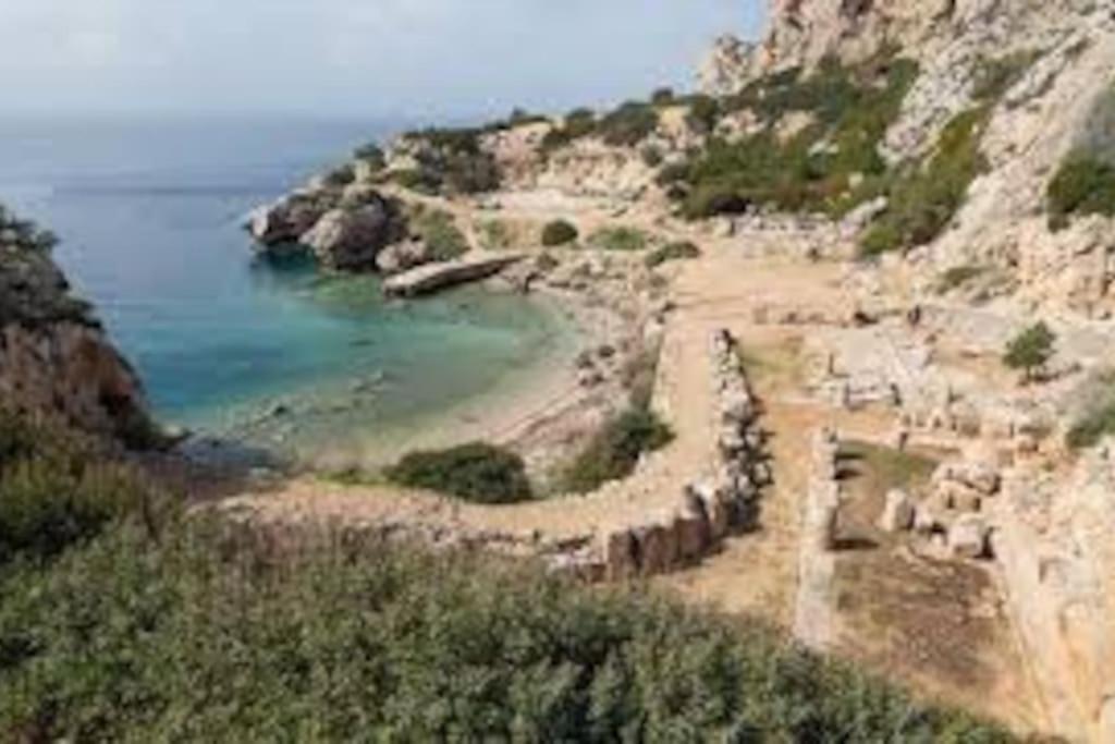Willa House By The Sea At Skaloma, Loutraki Jezioro Vouliagmeni Zewnętrze zdjęcie